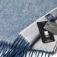 (Hellblau) Kaschmirschal 100% Cashmere – Detailansicht Prince Bowtie Label