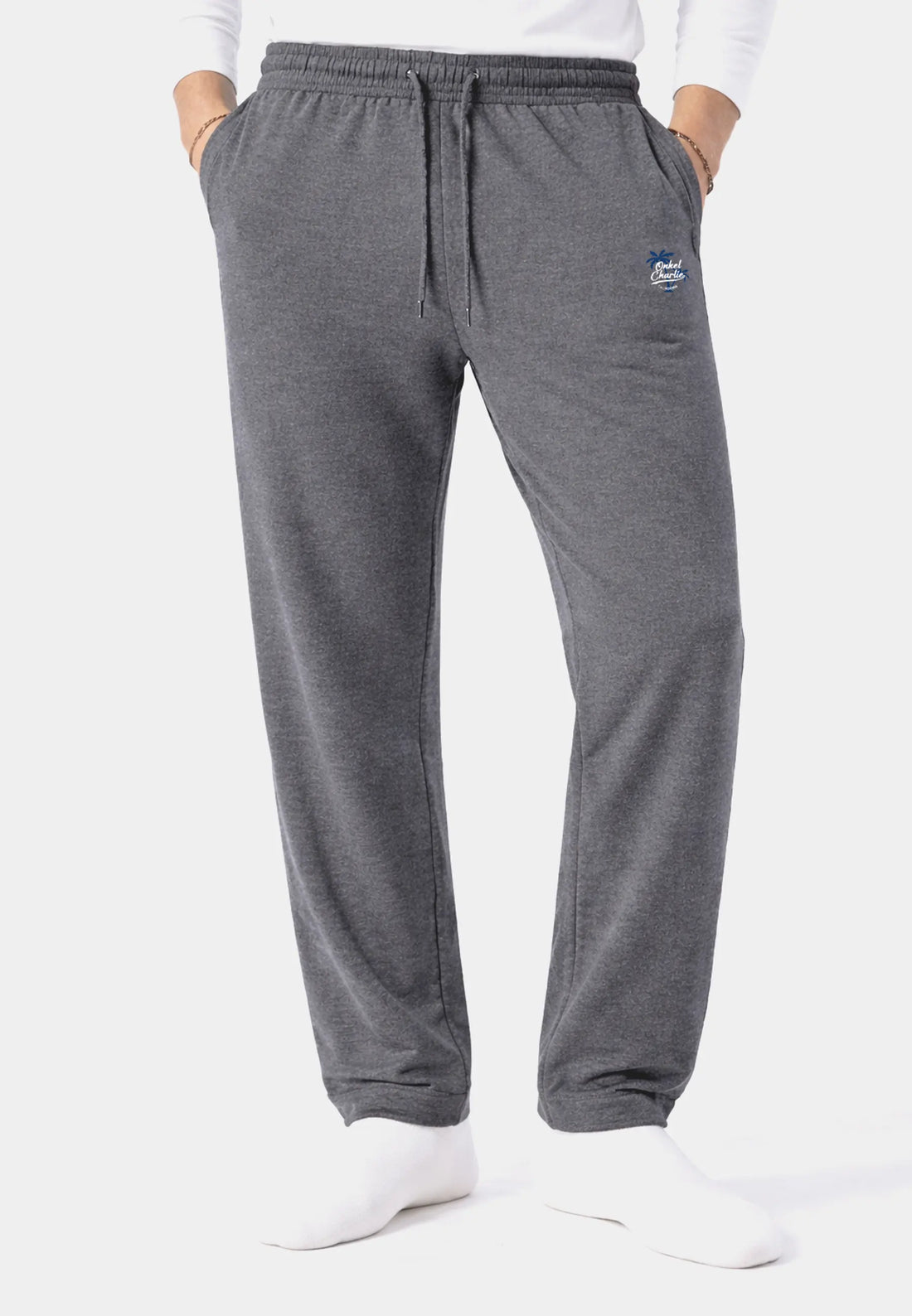 (Grau) Herren Lounge Hose – Vorderansicht getragen