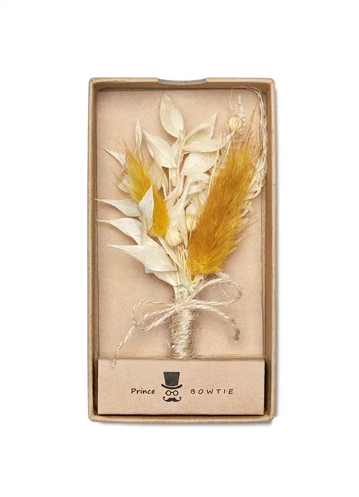 Boutonnière de mariage en fleurs séchées