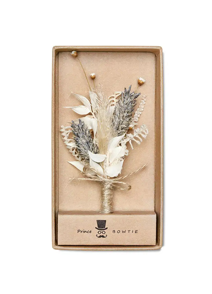 Boutonnière de mariage en fleurs séchées