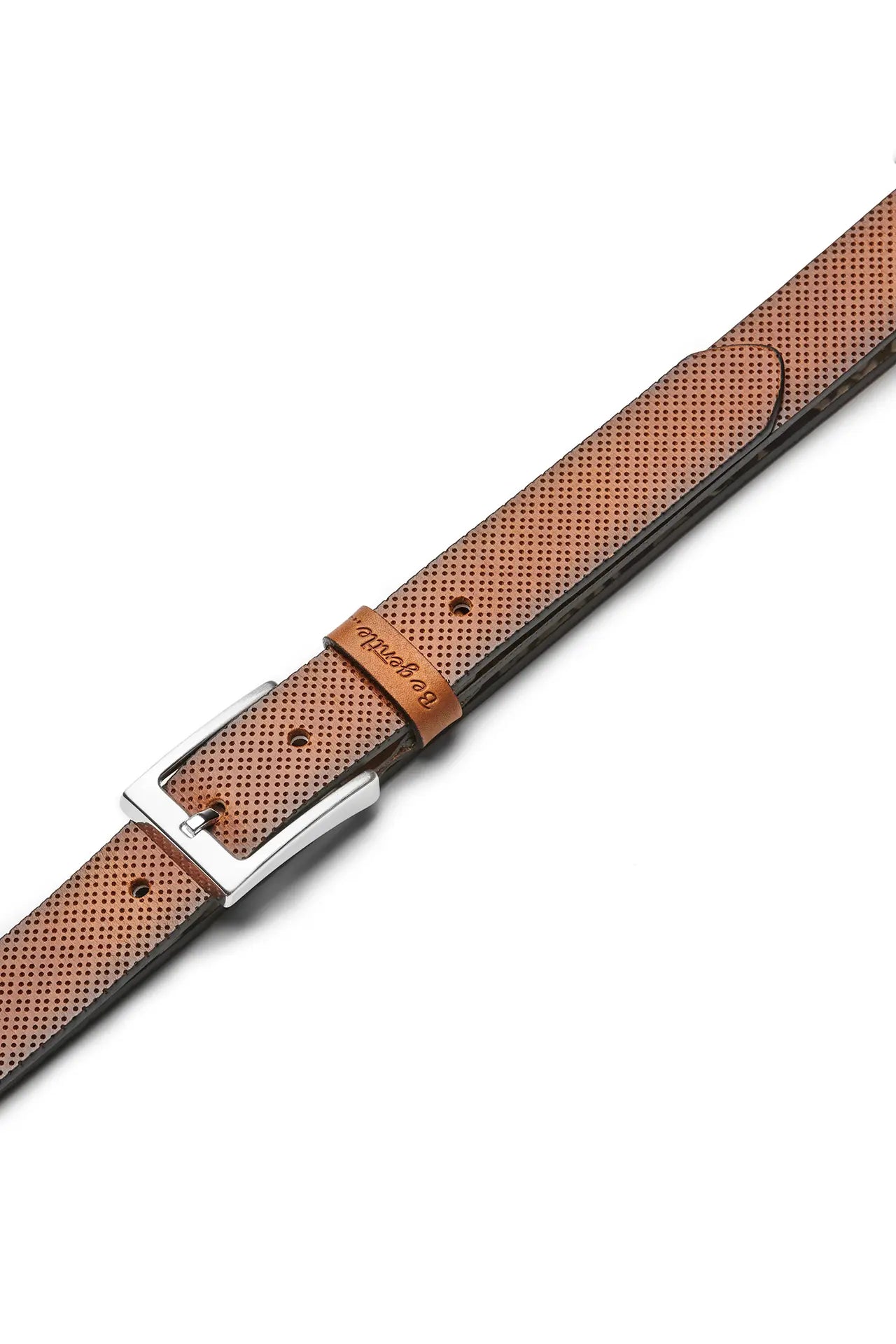 (Cognac) Ledergürtel Herren perforiert – Detailansicht Schnalle und Mikroperforation