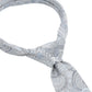 (Blau) Hochzeitskrawatte Paisley – Detailansicht gebundener Knoten