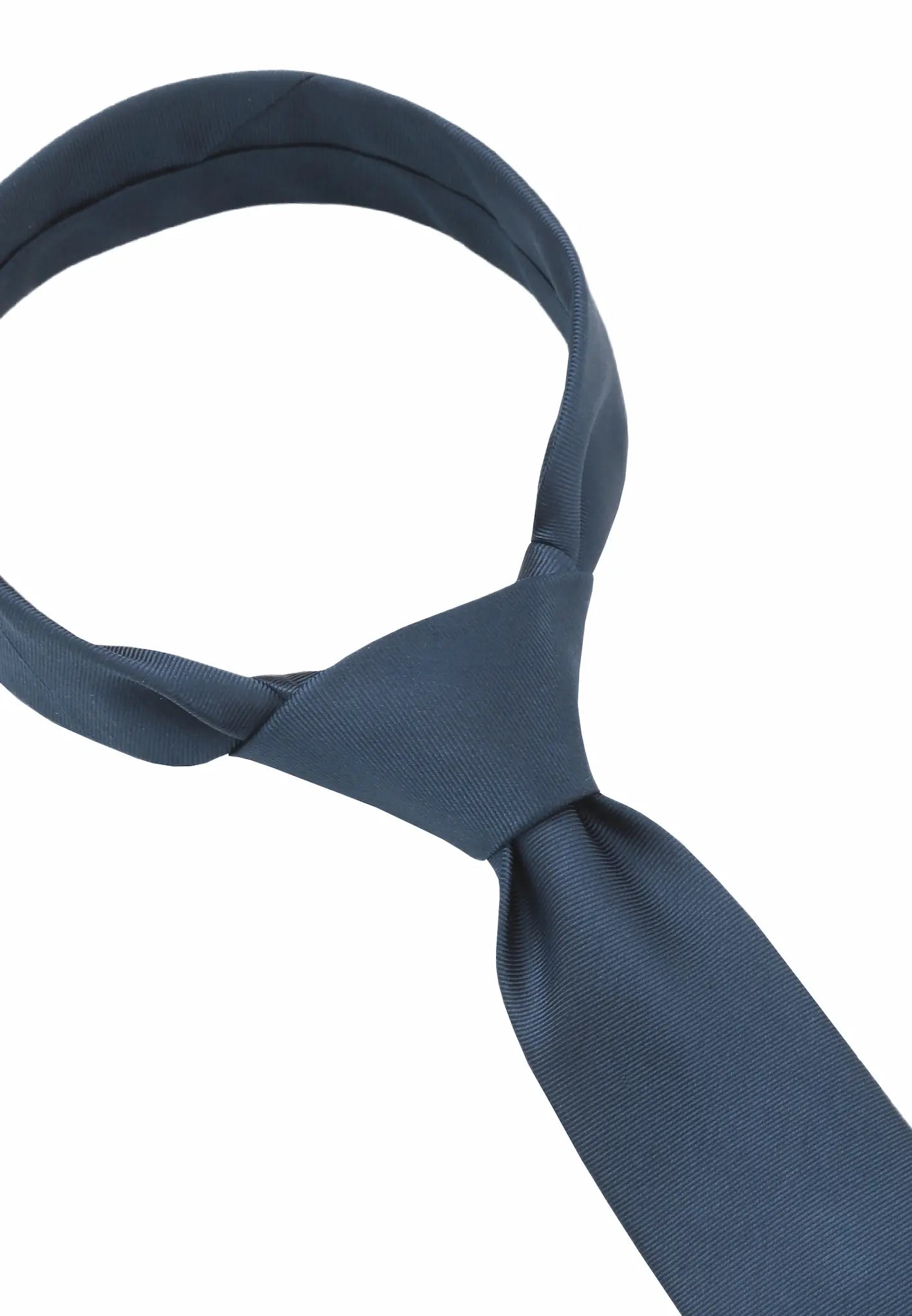 (Dunkelblau) Uni Seidenkrawatte 6cm Knotenansicht Detail Seidenglanz