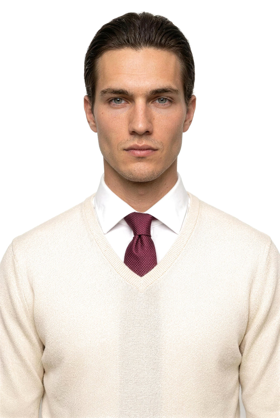 (Weinrot) seidenkrawatte herren picote getragen portrait mit v-pullover